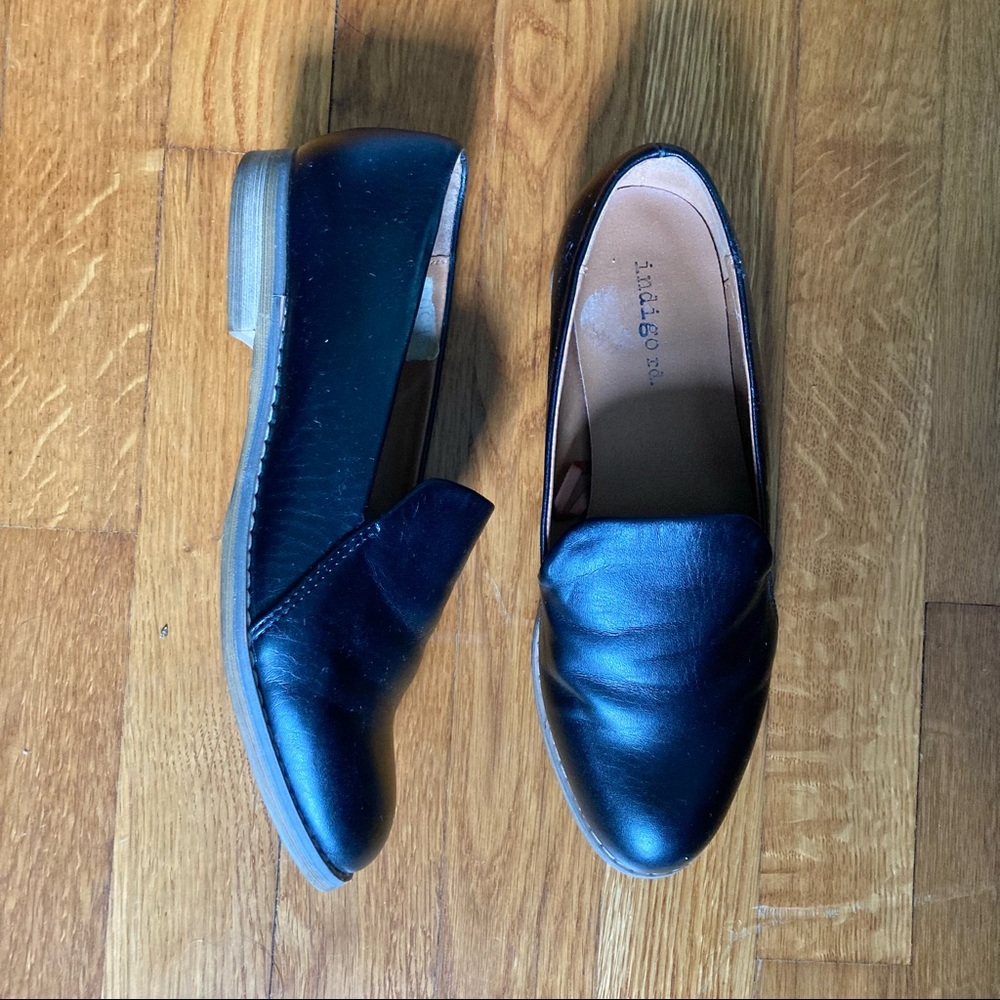 Indigo Rd. women’s black loafers in size 6
